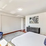 Classic Modern With A Splash Of Glam 2Bd Apt