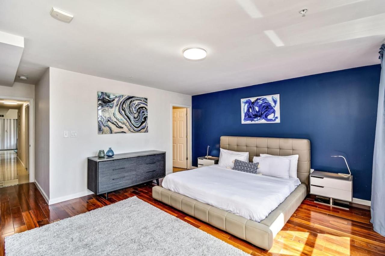 Classic Modern With A Splash Of Glam 2bd Apt Apartment *